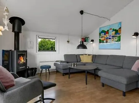 Holiday home C11014-hemmet-spurvevaenget-17 *